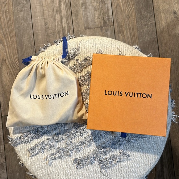 Louis Vuitton Belt - Picture 5 of 6